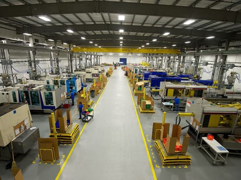 Bố trí đèn theo layout nhà xưởng giúp ánh sáng phân bố đều