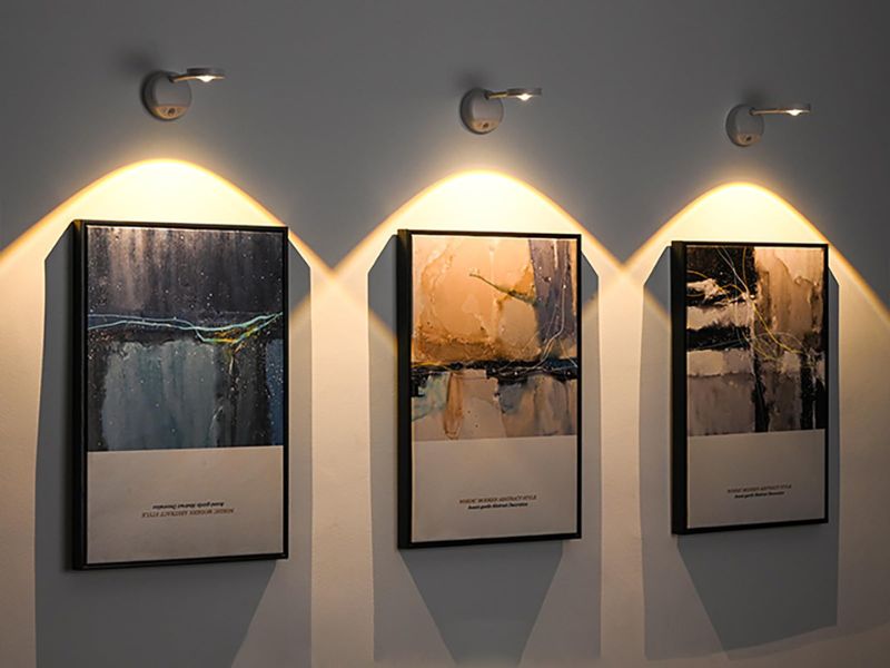 Mẫu đèn rọi tranh cao cấp, tạo hiệu ứng ánh sáng độc đáo