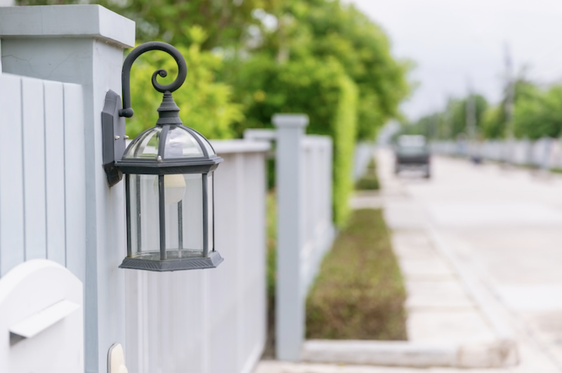 Những lưu ý khi lắp đặt đèn treo tường bạn nên biết