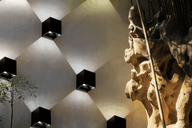 Đèn treo tường ngoài trời