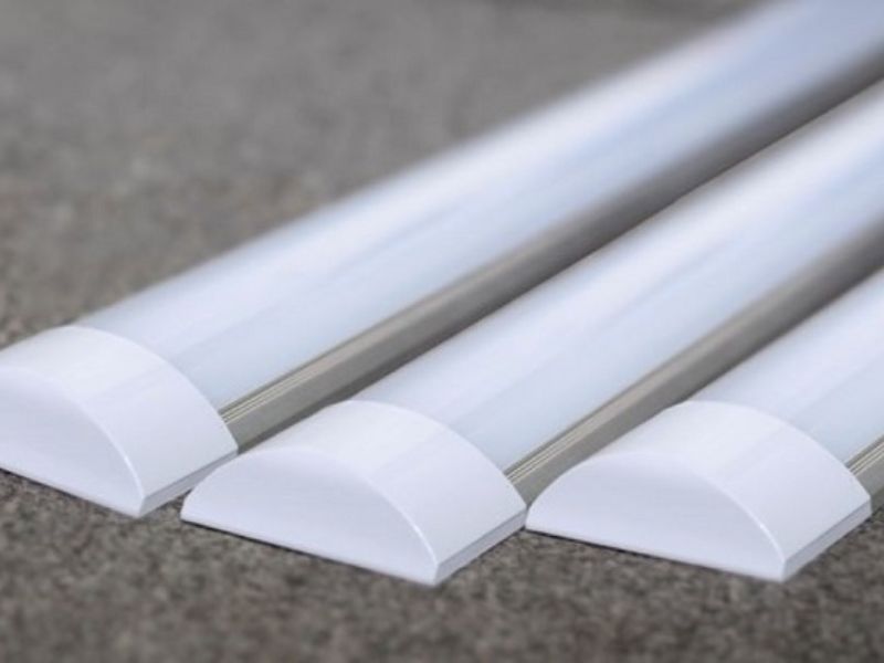 Đèn LED bán nguyệt với thiết kế liền máng