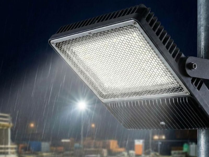 Sử dụng lưới chống chói để giảm UGR 