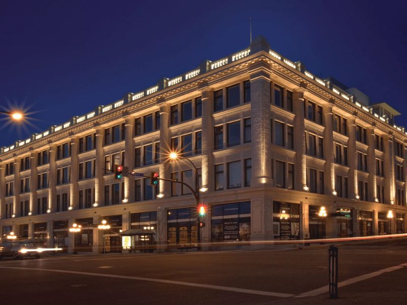 Ứng dụng đèn LED RGB trong mặt dựng công trình 