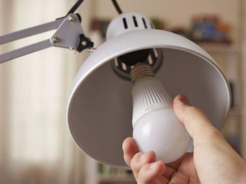 Cách xử lý bóng đèn sau khi thay vẫn không sáng