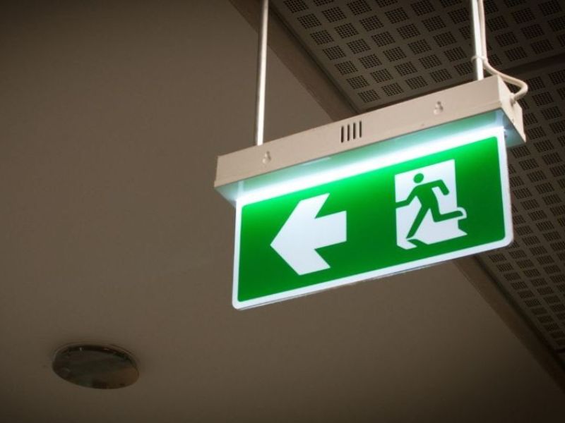 Đèn Exit có nhiều chức năng hiển thị