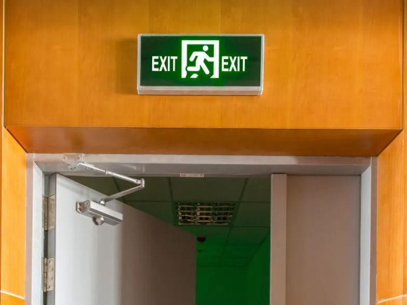 Phân loại đèn EXIT theo công nghệ chiếu sáng